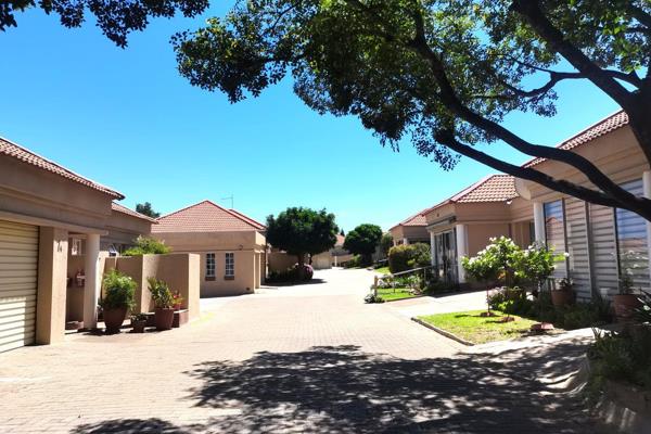 This apartment is in the most popular secure retirement complex on the bank of the Vaal River and close to the town.
It consists ...