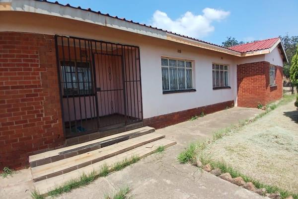 3 Bedroom House For Sale In Osizweni

Kitchen

Sitting room

Dinning room

Lounge

1 common bathroom with tub, basin and ...