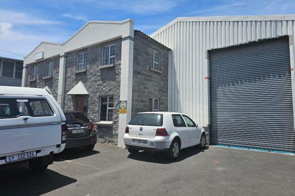 This centrally located warehouse offers an exceptional space for businesses in need of practicality and convenience. The property ...