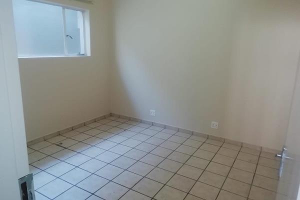 Spacious 2-Bedroom Semi for Rent in Benoni!

This cozy 2-bedroom, 2-bathroom home ...