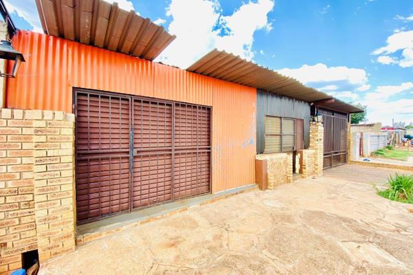 Beautifully mixed use property for sale with ample opportunity. From Spaza shops to rental income. This property boosts a 2bedroom ...