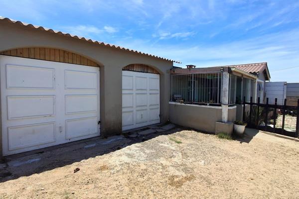 Cozy 2-Bedroom Home in Steenberg – Ideal for First-Time Buyers

This charming 2-bedroom ...