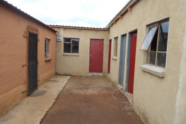 Nice Property Situated at Palm Ridge Ext 6 Tsietsi Phase 3

Perfect for Investors or growing family.....

Nice Property Situated at ...