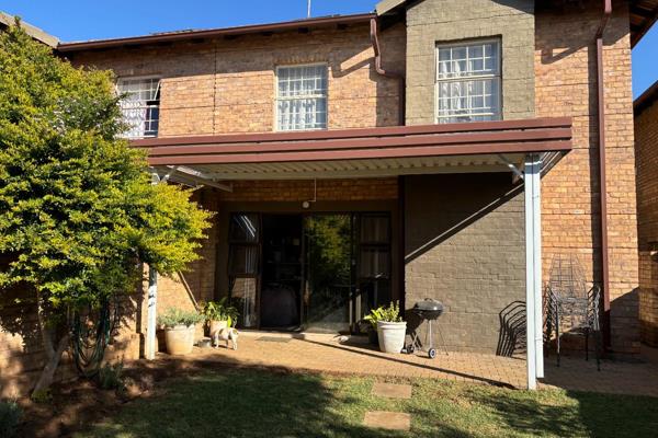 Three bedroom property renting at the most affordable price and situated in Tijger Vallei, Pretoria East. With three bedrooms, two ...