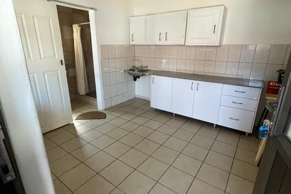 This charming 2-bedroom granny flat is available for rent in the peaceful neighborhood of Lennoxton on a shared property. The unit ...