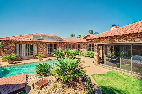 Take Advantage of this once-in-a-lifetime opportunity to snap up this exquisite property. 

Property Highlights:
Quality wrought iron ...