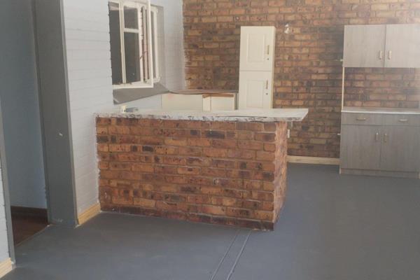 Available Immediately

•	Rent      R5900
•	Water   R300
•	Pre-paid ...