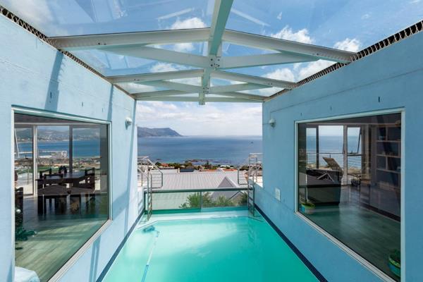 4 Star Bed &amp; Breakfast - For Sale

Indulge in the beauty of Simons Town, Luxury &amp; nature meet in the middle.
This 4 star ...