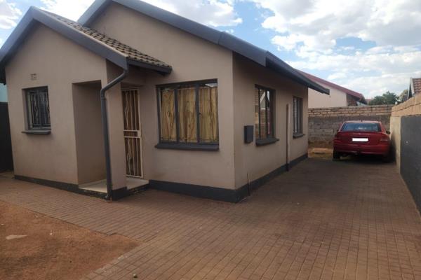 This house consists of two bedrooms, a full bathroom, a lounge, and a fitted kitchen. The house has burglar bars and fully ...