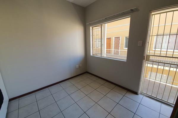 Features 
-Private Room 
-Kitchen and Bathroom is Shared
-Open Parking 

Utilities: ...