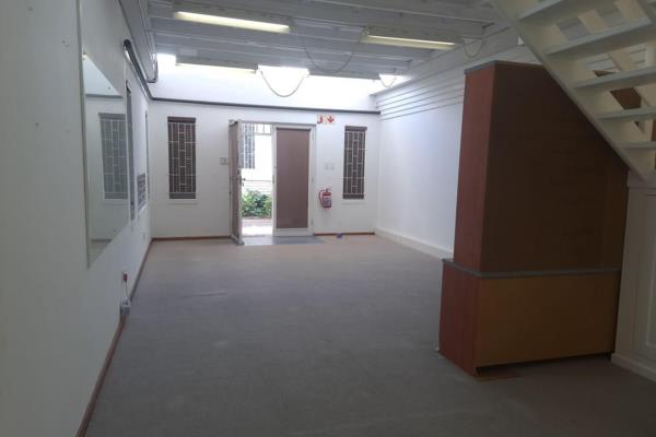 Discover the perfect workspace for your growing business! This 110sqm office is ideally ...