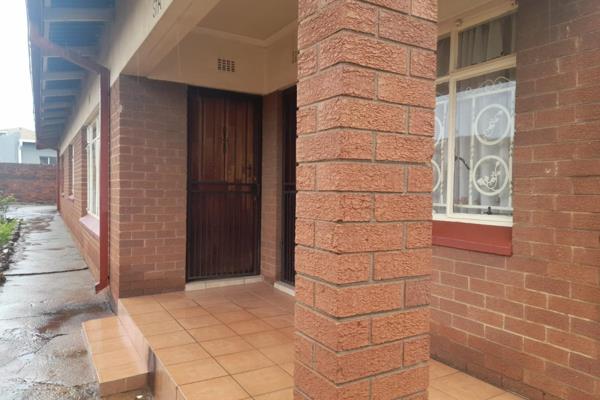 3 BEDROOM HOUSE TO RENT IN PIMVILLE ZONE 1

This big house is situated in a church in Pimville zone1, has a big garage to park your ...