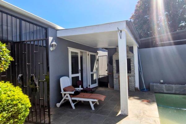 Don&#39;t Miss Out On This Nice Home Situated In Orange Grove, Near Linksfield Side , Near All Amenities
Hospitals, Schools, Places Of ...