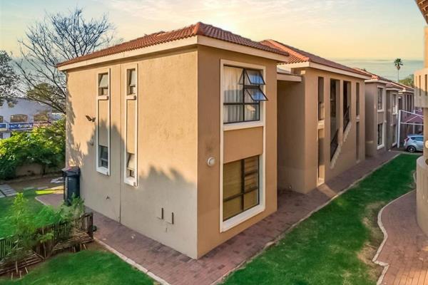 Welcome to your new home in the vibrant and sought-after neighborhood of Fairland Randburg. This stunning apartment offers the perfect ...