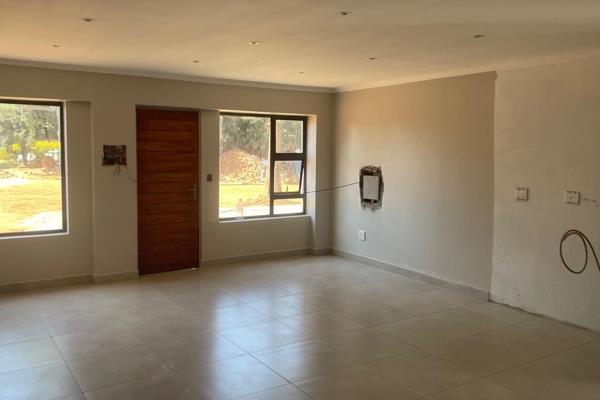 3 Bedroom To Let in Raslouw

Offers modern finishes in a quiet environment. 

Servants Quarters 
Carport

Common garden, pool ...