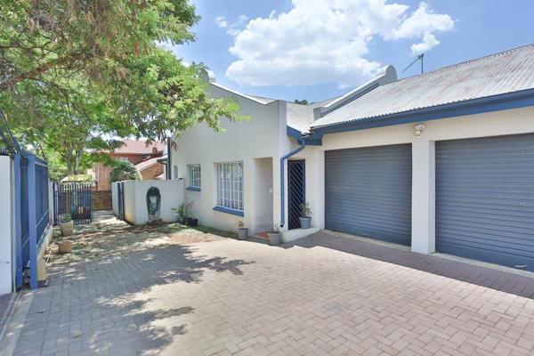 Perfect Family home for sale in Garsfontein
*Sole Mandate*
For Investors only, rental ...