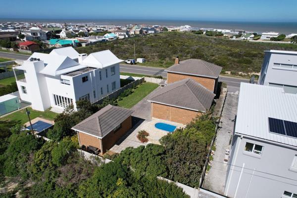 Long term rental with Stunning Ocean Views!

Step into a world of seaside serenity with ...