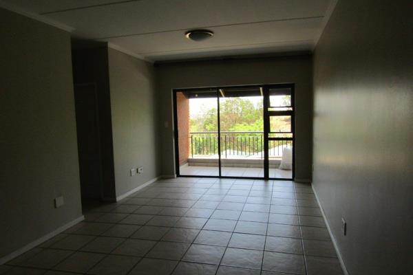 Open plan Lounge and Dining Area.

3 Bedrooms and 2 Bathrooms.

Patio

Pool in Complex

24 Hour Security.

Gas Hob

Rental ...