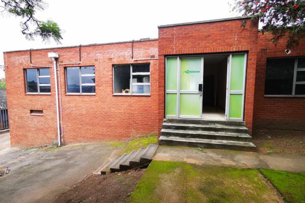 Discover the perfect setting for your business with this exceptional 148m&#178; office ...