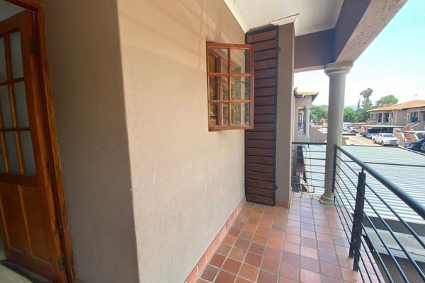 Centrally located apartment in a complex -in Mokopane Central for rental. 

There are two bedrooms with two bathrooms.
The kitchen has ...