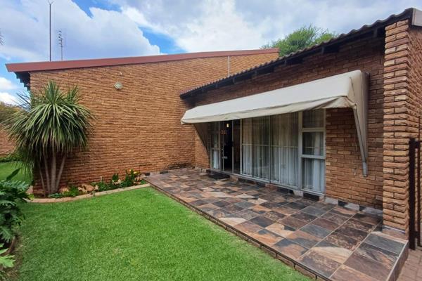 Step into comfort and sophistication with this stunning property located in the prestigious Irenepark neighborhood of Klerksdorp. This ...