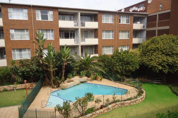 Secure your dream home in this sought-after complex!

R 500,000

features:
1. 2 spacious bedrooms
2. 1 bathroom
3. Guest cloakroom
4. ...