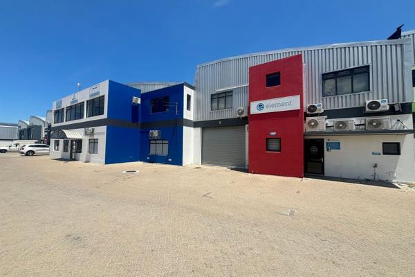 This unique 875-square-meter facility in Firgrove Business Park combines two large units ...