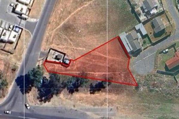 This prime vacant land, situated in the sought-after Houghton Place area of Eersterivier, offers an exceptional opportunity for ...