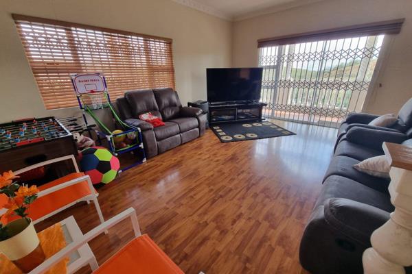 Set in a leafy suburb amidst other gorgeous homes,  this really wonderful family home ...