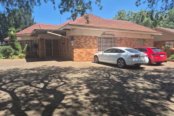 A ITC REPORT WILL BE REQUIRED WE WILL GET IT AT NO COST 
Situated conveniently next to the Pick n Pay on Ermelo Road, this spacious ...