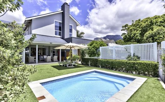 3 Bedroom House for sale in Rondebosch