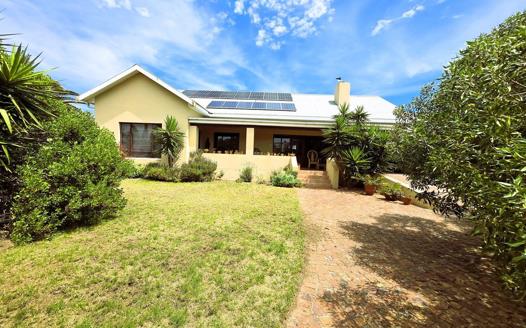 3 Bedroom House for sale in Yzerfontein