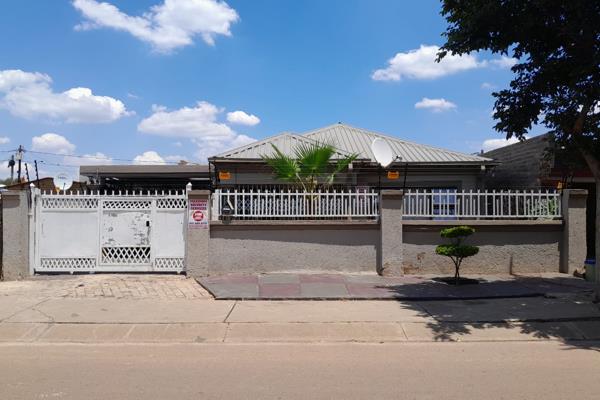 Location: Ga Rankuwa Unit 20
- Erf Size: 290 sqm
- Floor Size: 160 sqm

*Features:*
- 4 Bedrooms (All fitted)
    Main bedroom ...