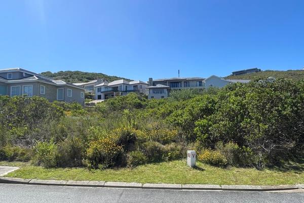 Nestled in the prestigious Pezula Golf Estate on the Garden Route in Knysna, this fairly ...