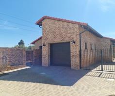 Townhouse for sale in Avianto Estate