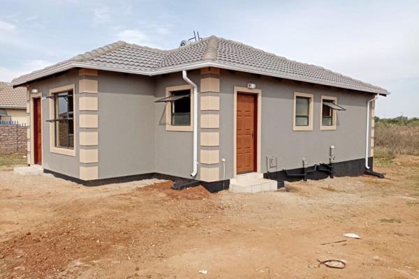 Buy directly from developer!!!

Packages starting from R849 900.

Nestled between ...