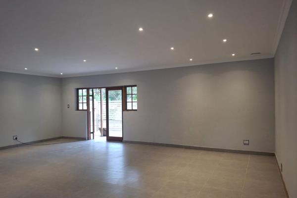 Brand new spectacular modern 3 bedroom family unit in the heart of Kloof close to the ...