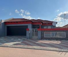 House for sale in Mahlako-A-Phahla Gardens