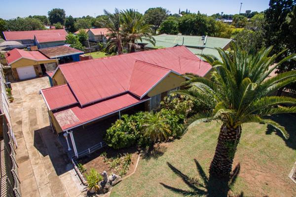 This charming family home is nestled in a peaceful neighborhood in Witpoortjie, offering ...