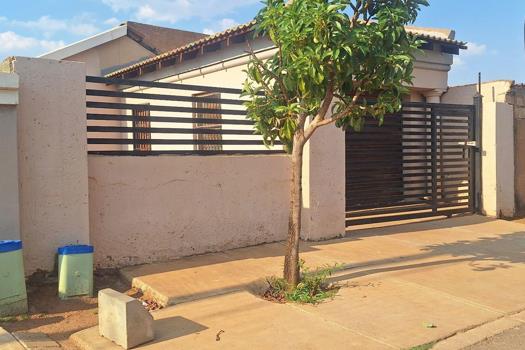 2 Bedroom House for sale in Mahube Valley