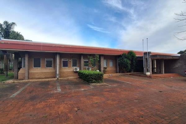 117 PROSPECT ROAD | WALMER | SPACIOUS 1,750 SQM OFFICE

Presenting an exceptional ...