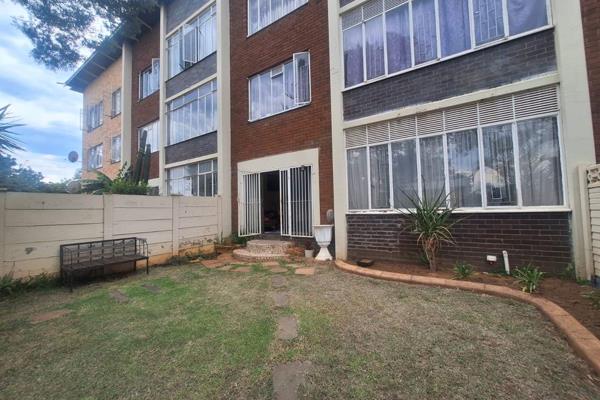 Affordabile, great location, lock up and go environment!

This well kept ground floor unit is situated in a popular Block of flats in ...