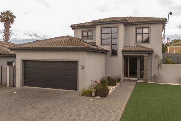 Charming Family Home in a Secure Estate

Welcome to your dream home! Located in the peaceful Protea Heights neighborhood in ...