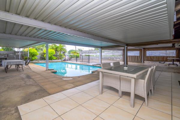 This home boasts 4 bedrooms and 3 bathrooms,kitchen,diningroom,lounge and entertainment area which features a sparkling pool. There is ...