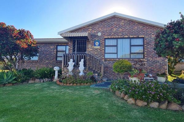 Property Overview: We are pleased to present this lovely 3-bedroom, 2-bathroom home located in the sought-after Noorsekloof area of ...