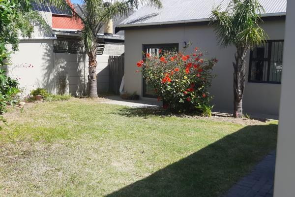 2 bedroom with BIC
Open plan living area &amp; kitchen with stove 
Bathroom - shower, toilet &amp; basin 
Single garage
Large ...