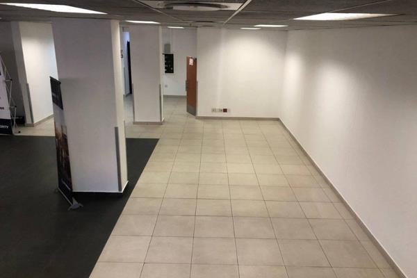 Prime stand-alone commercial building!!!
Ideally suited to a variety of office and retail tenants. 
Located on the ground floor, with ...