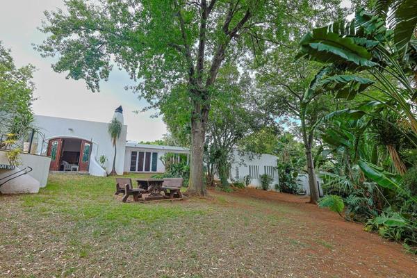 RB Brand Real Estate is excited to present another classic residence in Waterkloof Heights. This property boasts 5 bedrooms, 4 ...