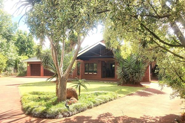 Now is the chance to own this stunning lifestyle property in the prestigious Sakabula Golf &amp; Country Estate! This home offers the ...