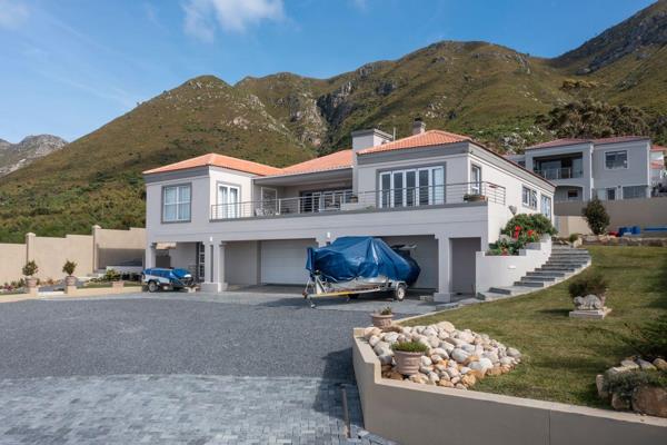 Discover Your Dream Home in Onrus, Hermanus  -Exclusive Sole Mandate -

Welcome to your ...